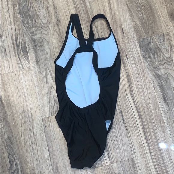 Nike One Piece Swimsuit - Picture 3 of 4